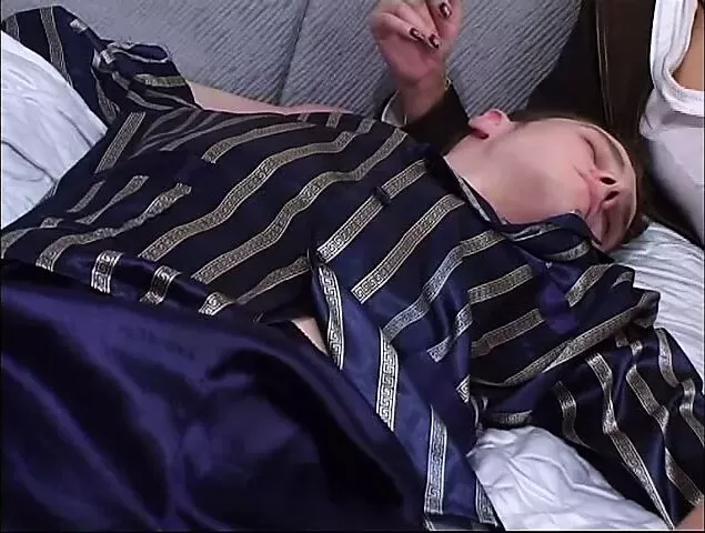 Тетя совратила племянника: результаты поиска самых подходящих видео