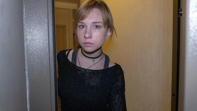 Отдал свою сексуальную молодую девушку другу за долги Отдал свою сексуальную молодую девушку другу за долги