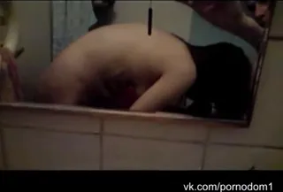 Уговорил отсосать в ванной - любительское видео секс порно ...