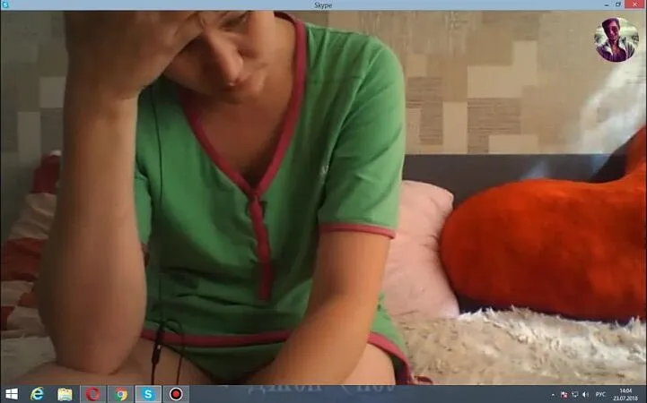 Скайп русский развод - порно видео на Erkiss Виртуальный секс по скайпу с русской - 3000 бесплатных видео