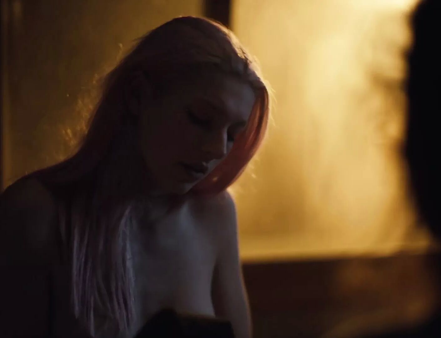 Hunter Schafer - Euphoria S01E04 (2019) watch online or download